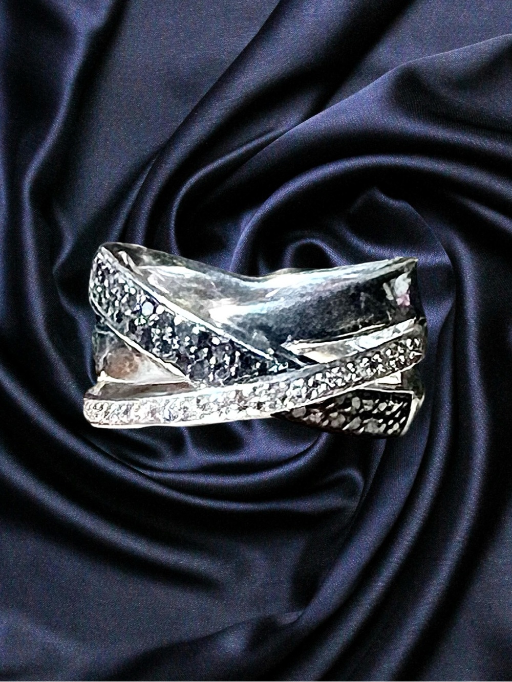 Sterling Silver Crisscross Ring with Black and White Diamonds Size 6 1/2.